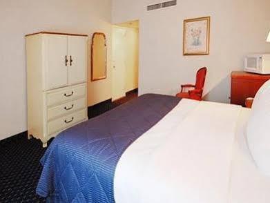 Clarion Hotel & Conference Center Northampton Eksteriør billede