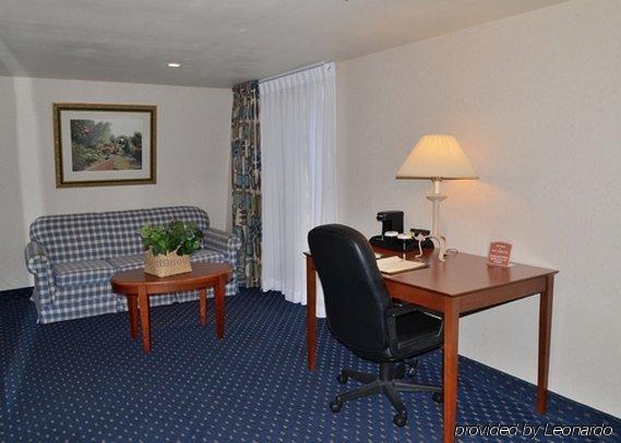 Clarion Hotel & Conference Center Northampton Eksteriør billede